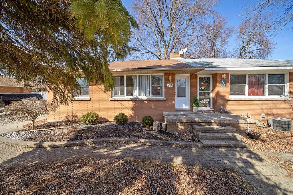 4 bed, $2,000 — Photo 1