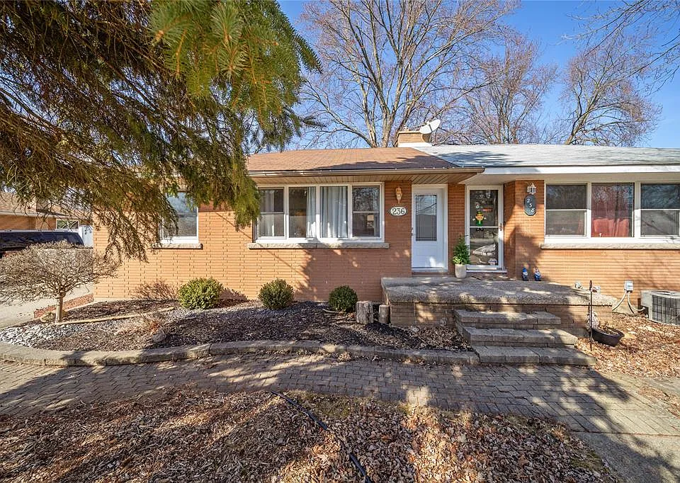 236 Paget St