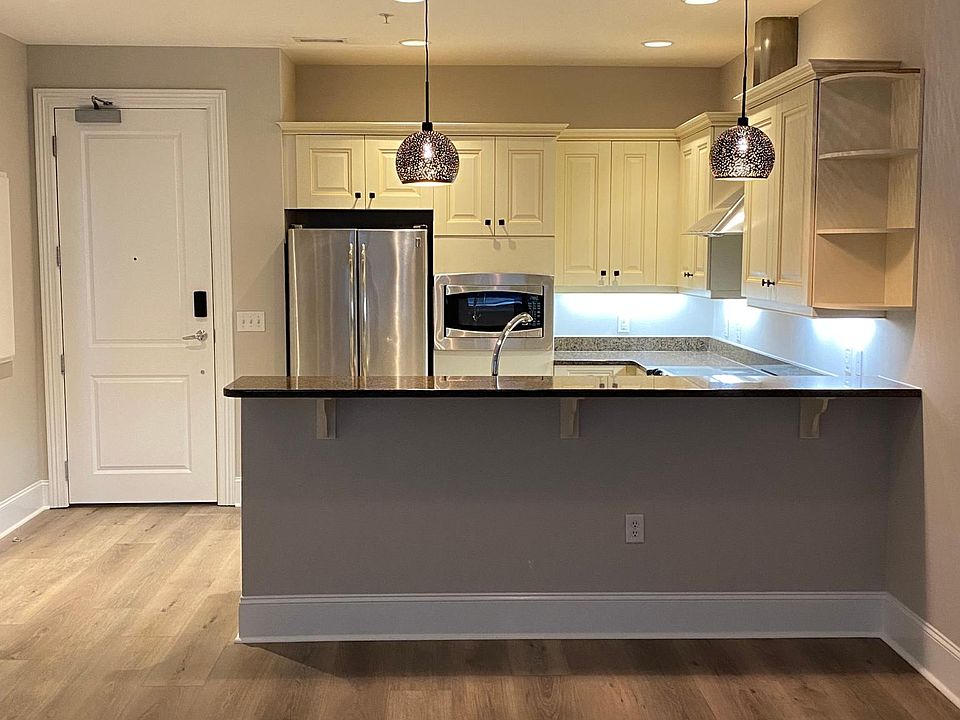 Kitchen / Dining