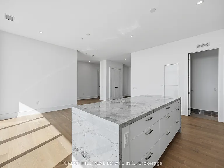 10 Inn On The Park Dr #Penthouse 3 — Photo 10
