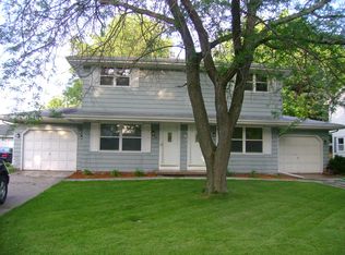 810 N Fernmeadow Dr, Appleton, WI 54915