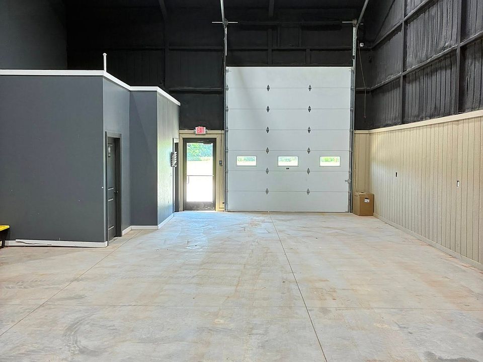 1st image of 4812 N Rockwell Ave