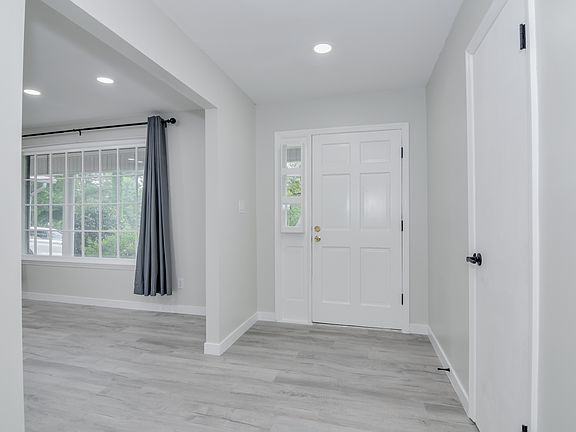 5th image of 148 Caymen Dr