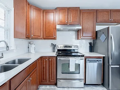 224 Adams St — Photo 6