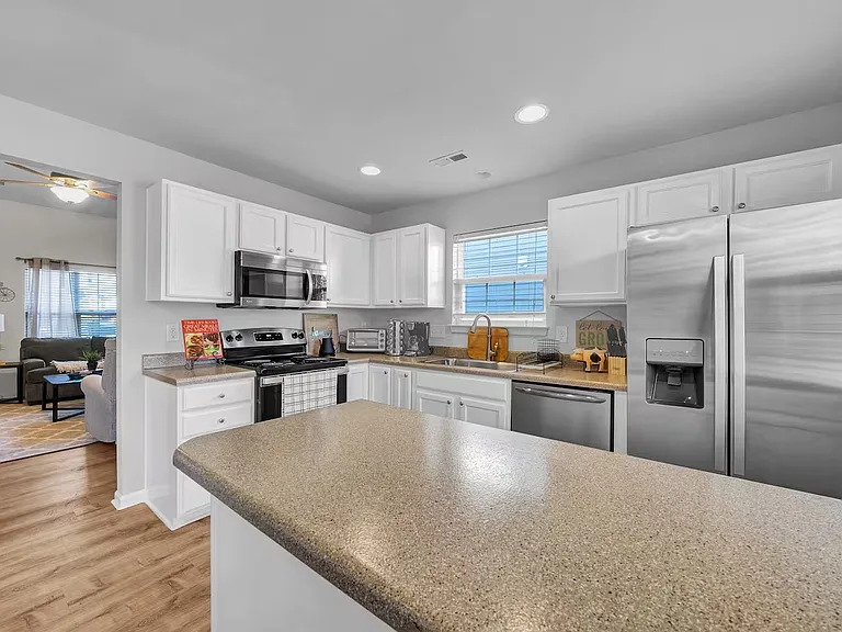 8017 River Gold Ln — Photo 4