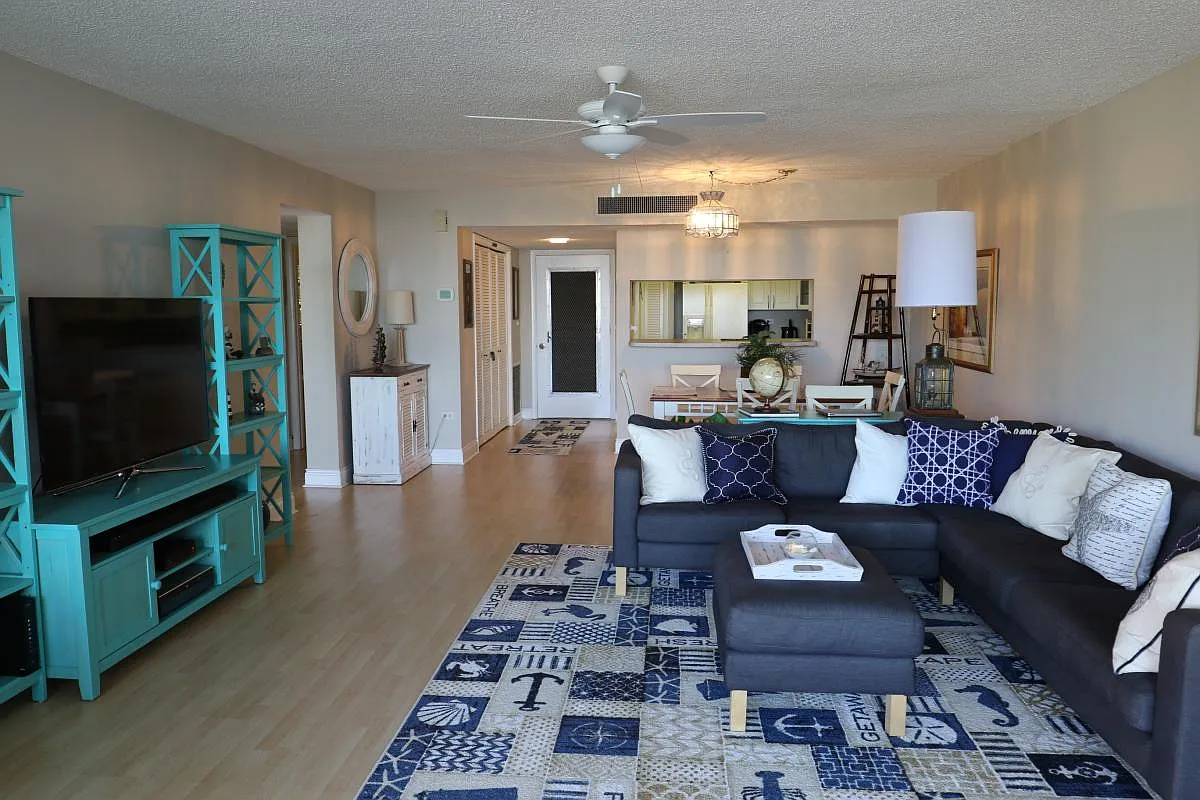 2 bed, 1100 sqft, $5,500 — Photo 2