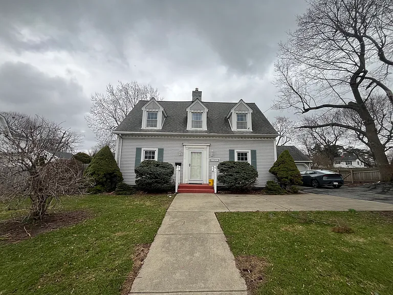 3881 Bailey Ave — Photo 3