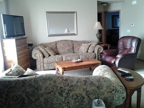 4th image of 1407 N Park St