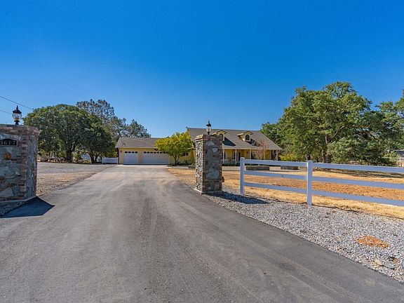 2nd image of 3617 Crestview Dr