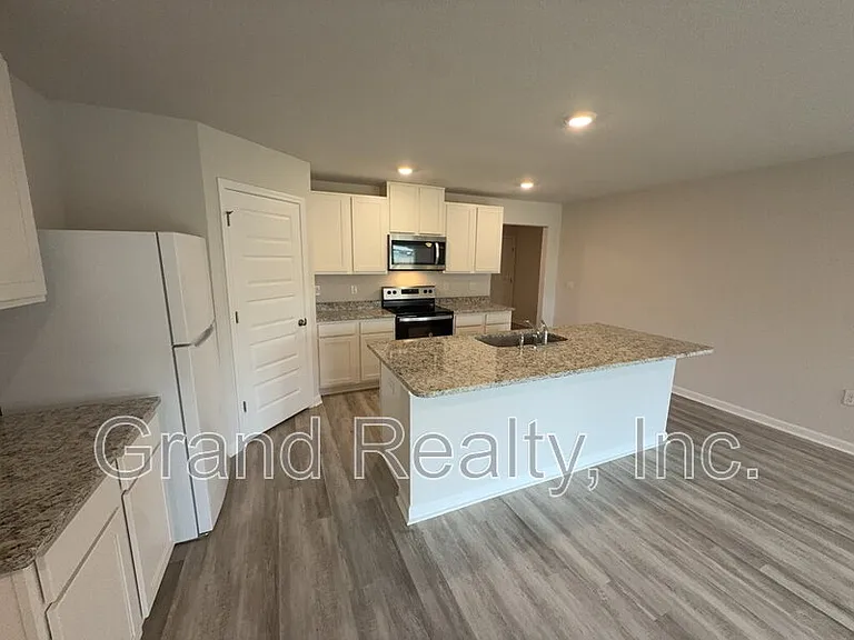 9330 Tara Cir — Photo 5