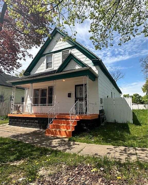 2nd image of 82 Reed St