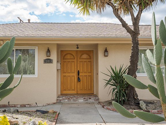 4th image of 23044 Baltar St