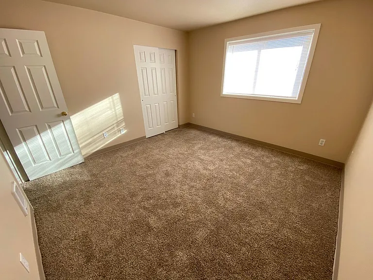 Hummingbird Court — Photo 30