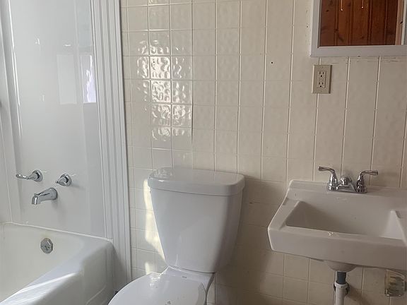 5th image of 10707 Hickman Mills Dr