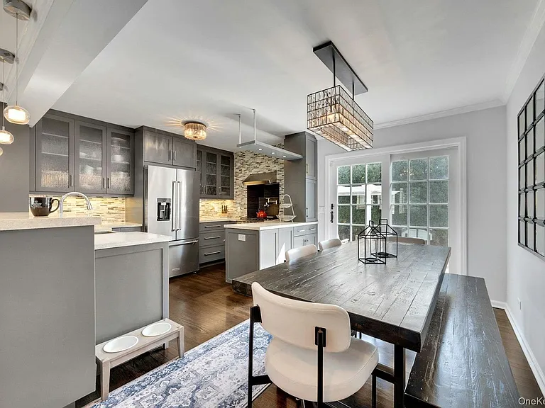 4 Lorraine Dr — Photo 13