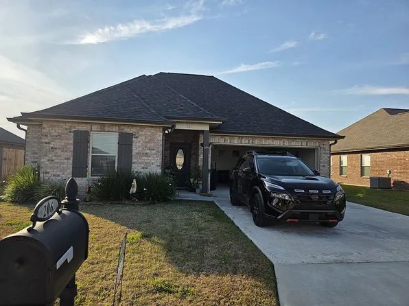 206 Darwen Dr, Raceland, LA 70394