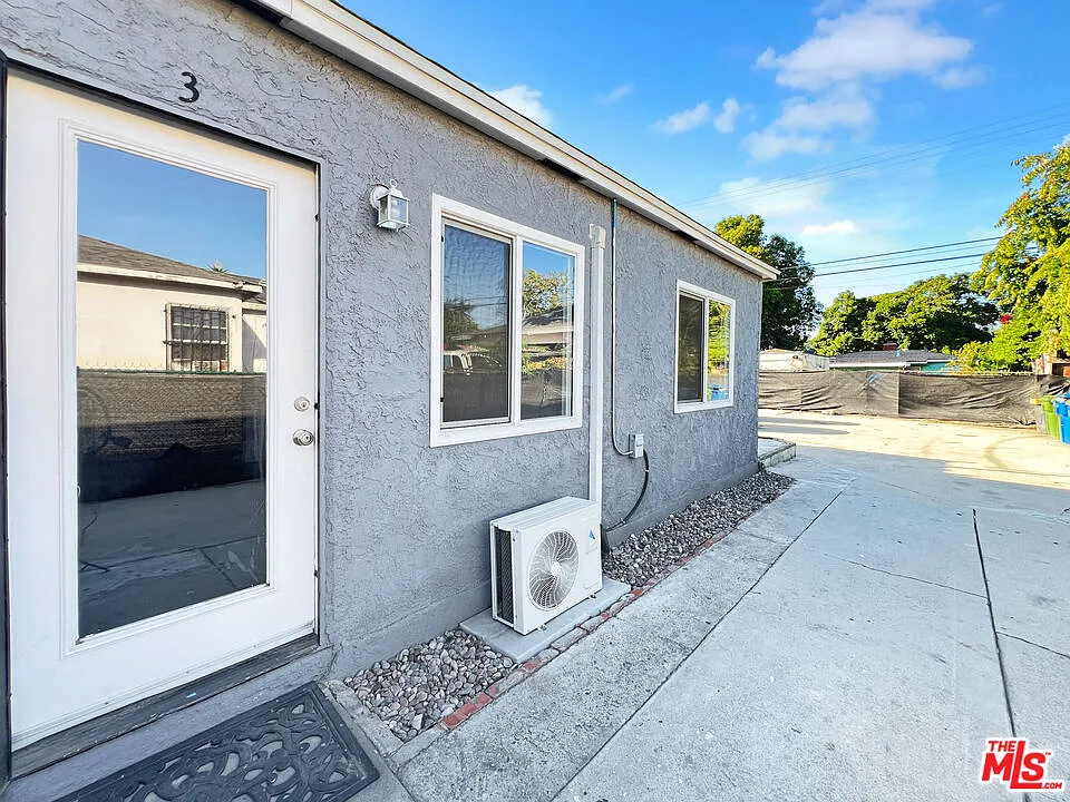 813 E Imperial Hwy #3