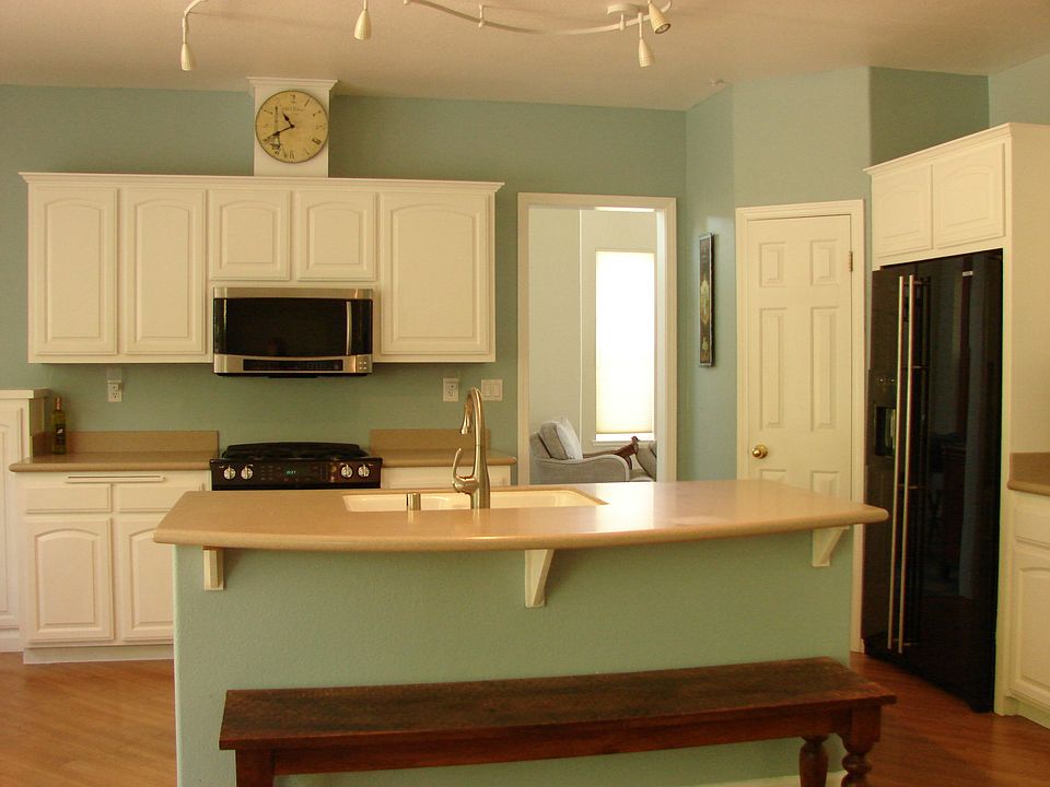 2nd image of 5 Hahnemann Ln