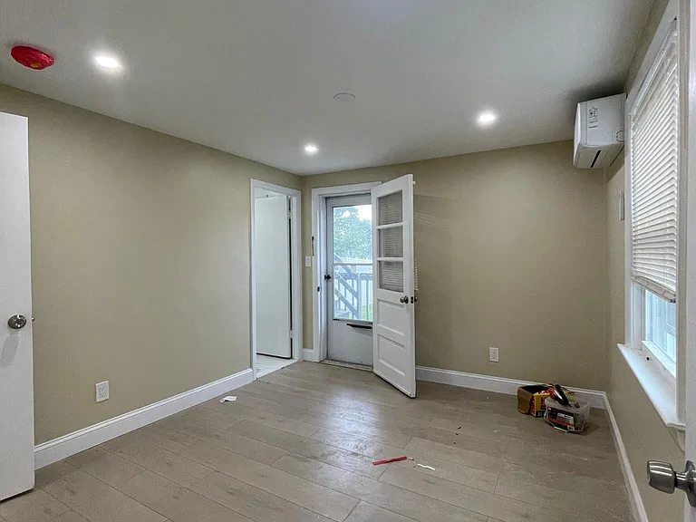 18 Swan Rd #2 — Photo 4