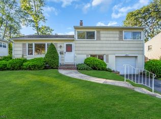 57 Glenwood Rd, Fanwood, NJ 07023