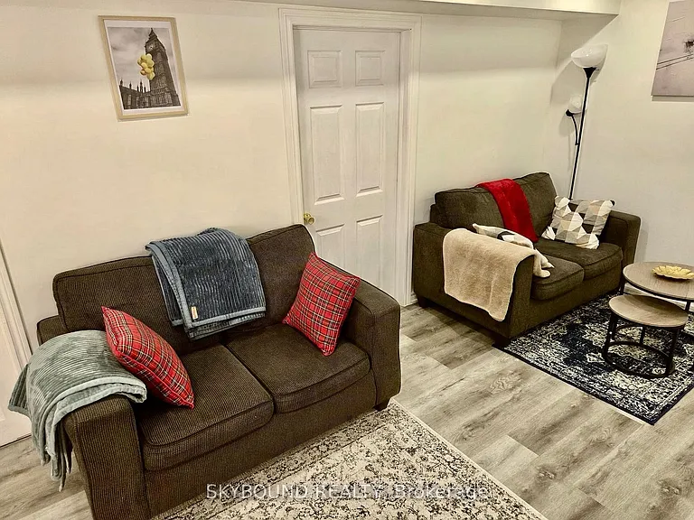 2586 Foxmeadow Rd N #1 — Photo 4