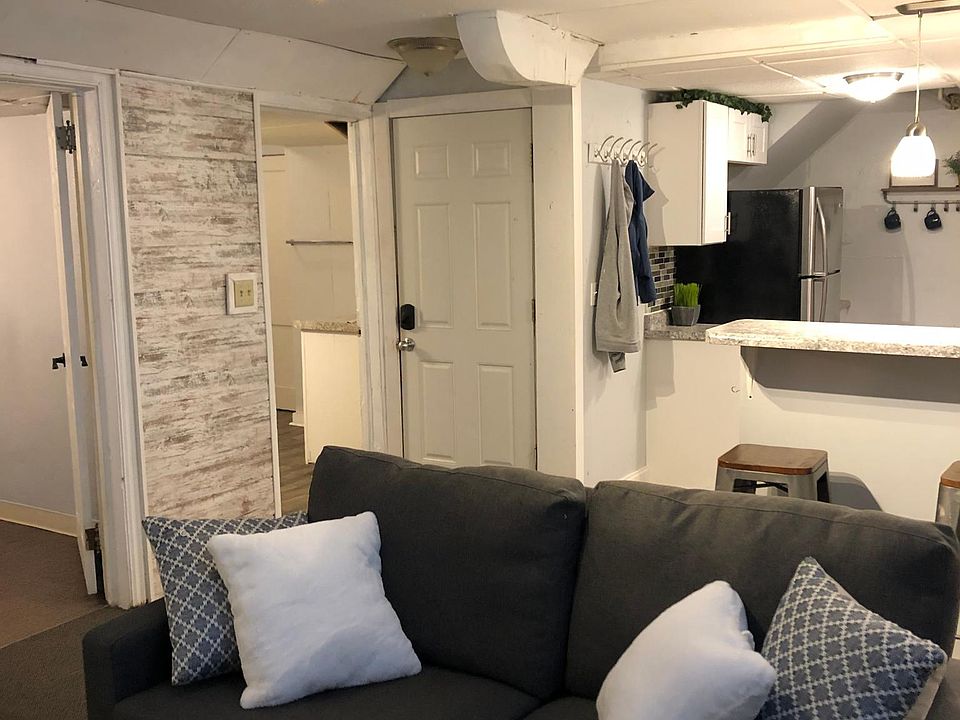 1st image of 734 McKinley Pl S #4
