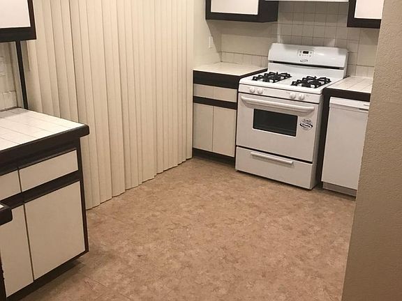 4th image of 214 N Louise St APT 14