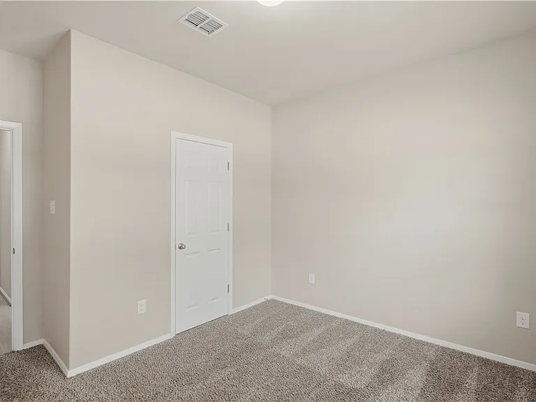 140 Fabarm Ln — Photo 23