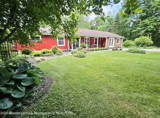 901 White Lake Rd, Pleasant Lake, MI 49272