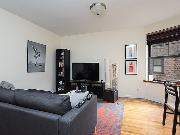 5th image of 311 W 19th St APT 22
