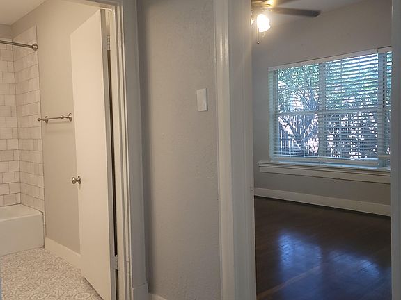 2nd image of 5711 Live Oak St