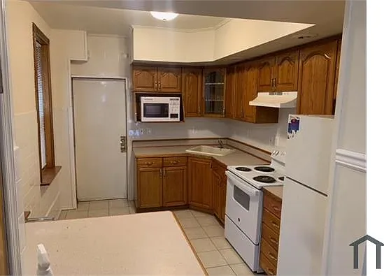 5328 Lesher St — Photo 6