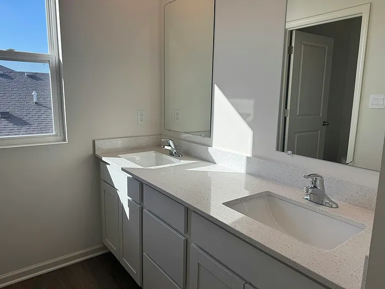 upstairs full bath