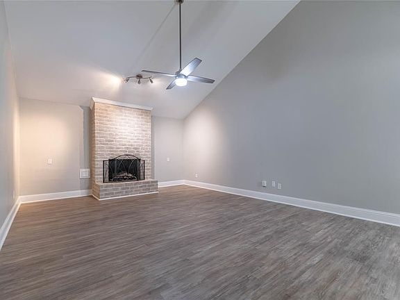 4th image of 11859 Briar Forest Dr