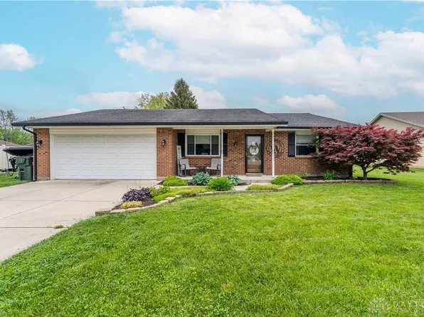 3330 Honeysuckle Dr, Troy, OH 45373