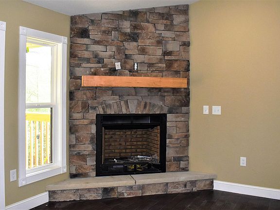 4th image of 43 Renwick Dr Lot 12