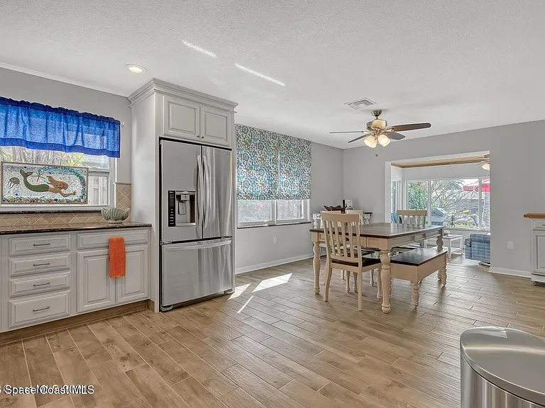 319 Dorset Dr — Photo 13