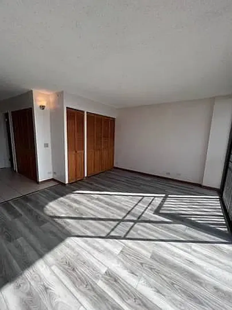 Building Photo - 1560 Thurston Ave #503