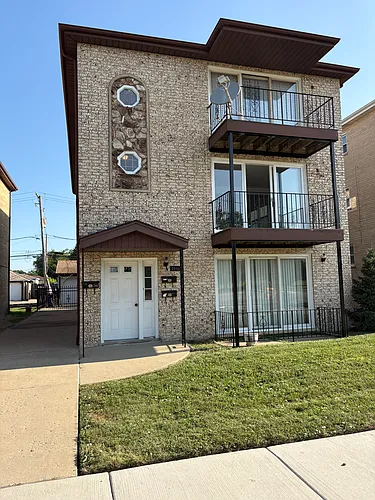 7946 W Addison St #2 Photo 1