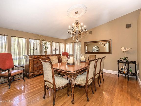 3rd image of 26 Threepence Dr