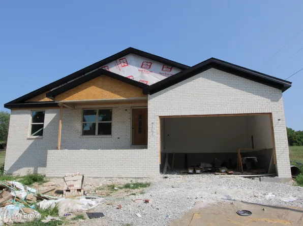 1002 Indian Trl, Lawrenceburg, KY 40342