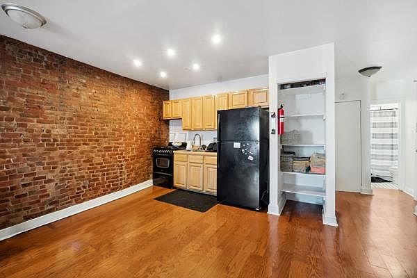 1st image of 12 Monticello Ave #3