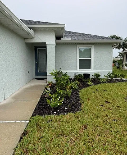 3 bed, 1210 sqft, $1,695 — Photo 1