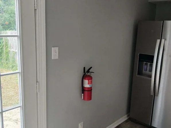 42 Vanderbilt Ct, Sicklerville, NJ 08081