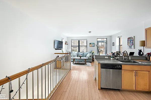 1st image of 314 W 115th St #1