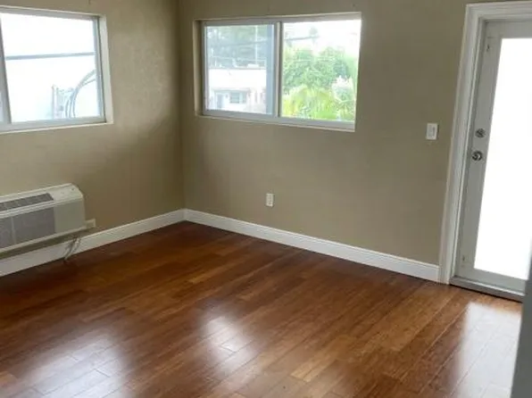 2121 Biarritz Dr, Miami Beach, FL