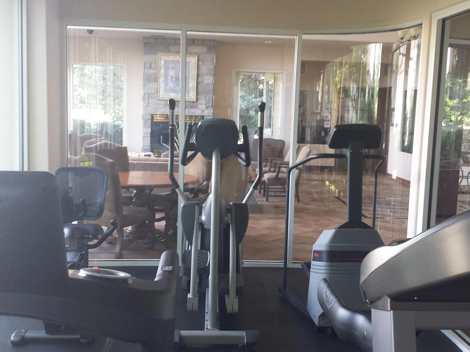 3 bed, 1271 sqft, $2,000 — Photo 4
