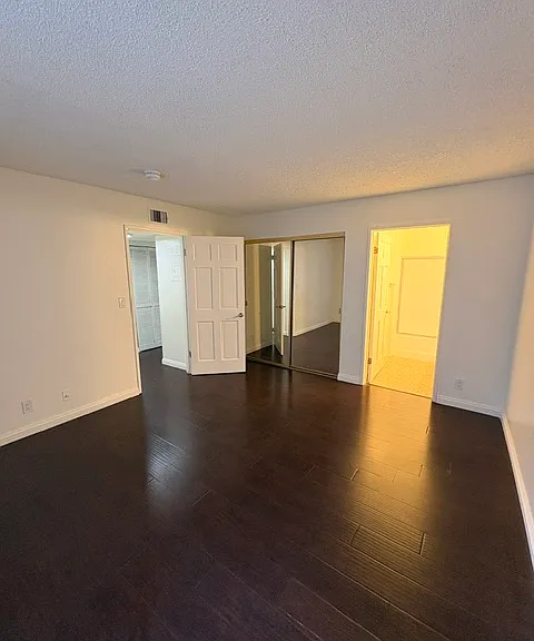 9129 Tobias Ave #212 — Photo 24