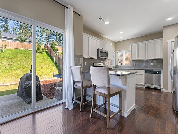 5th image of 8109 49th St NE