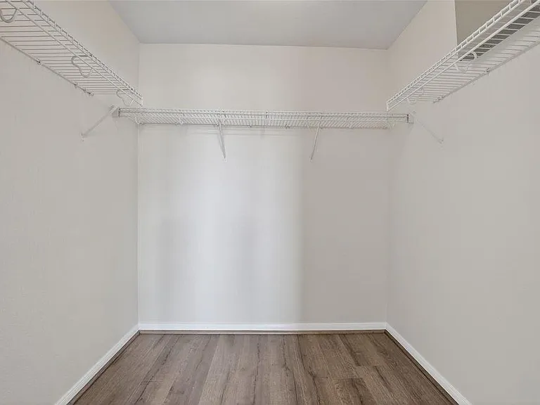 8118 Barnes Ridge Ln — Photo 12